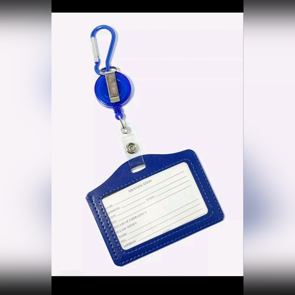 ID / Badge holder with retractable clip in white BNIB - Picture 2 of 2